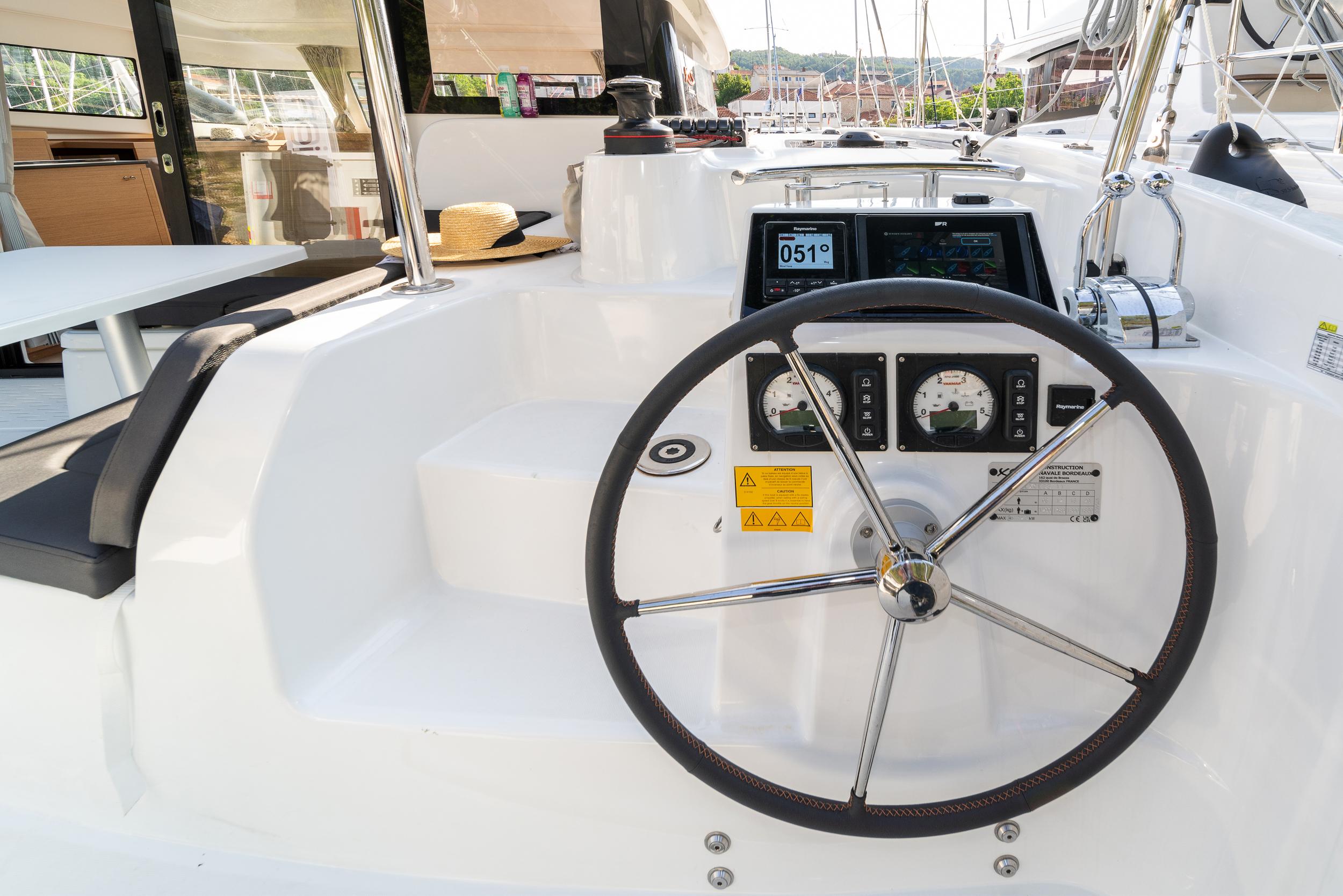 Excess 11 af Istion Yachting i Skradin