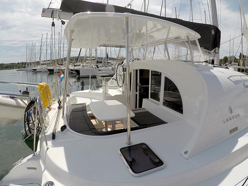 Lagoon 380 da NCP-Charter em Šibenik