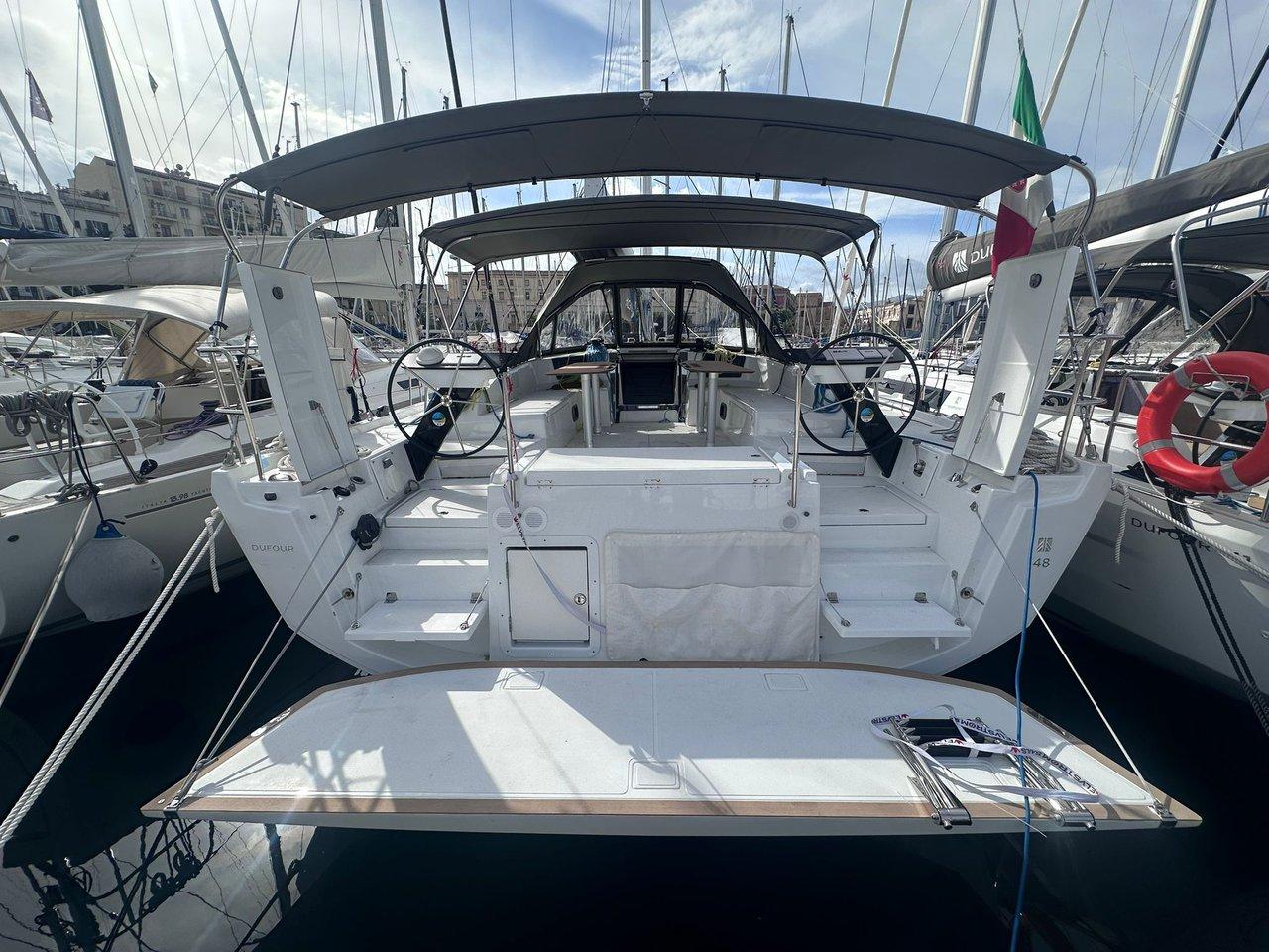 Dufour 48 Catamaran par Lascatutto Charter à Palerme