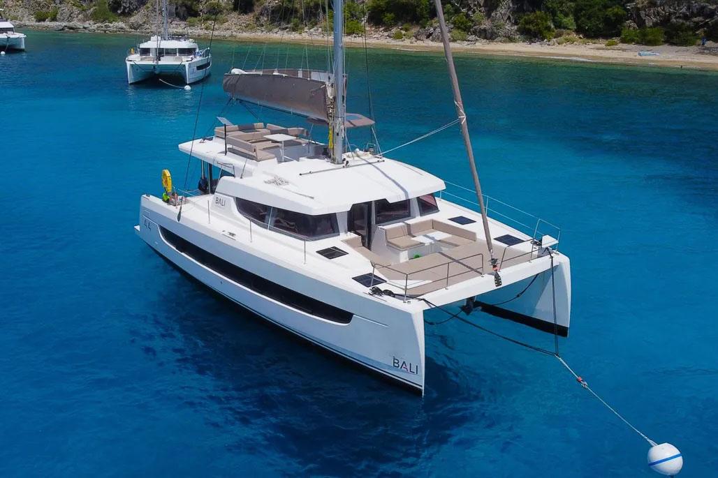 Bali 4.4 von Jackalope Catamaran in Nassau