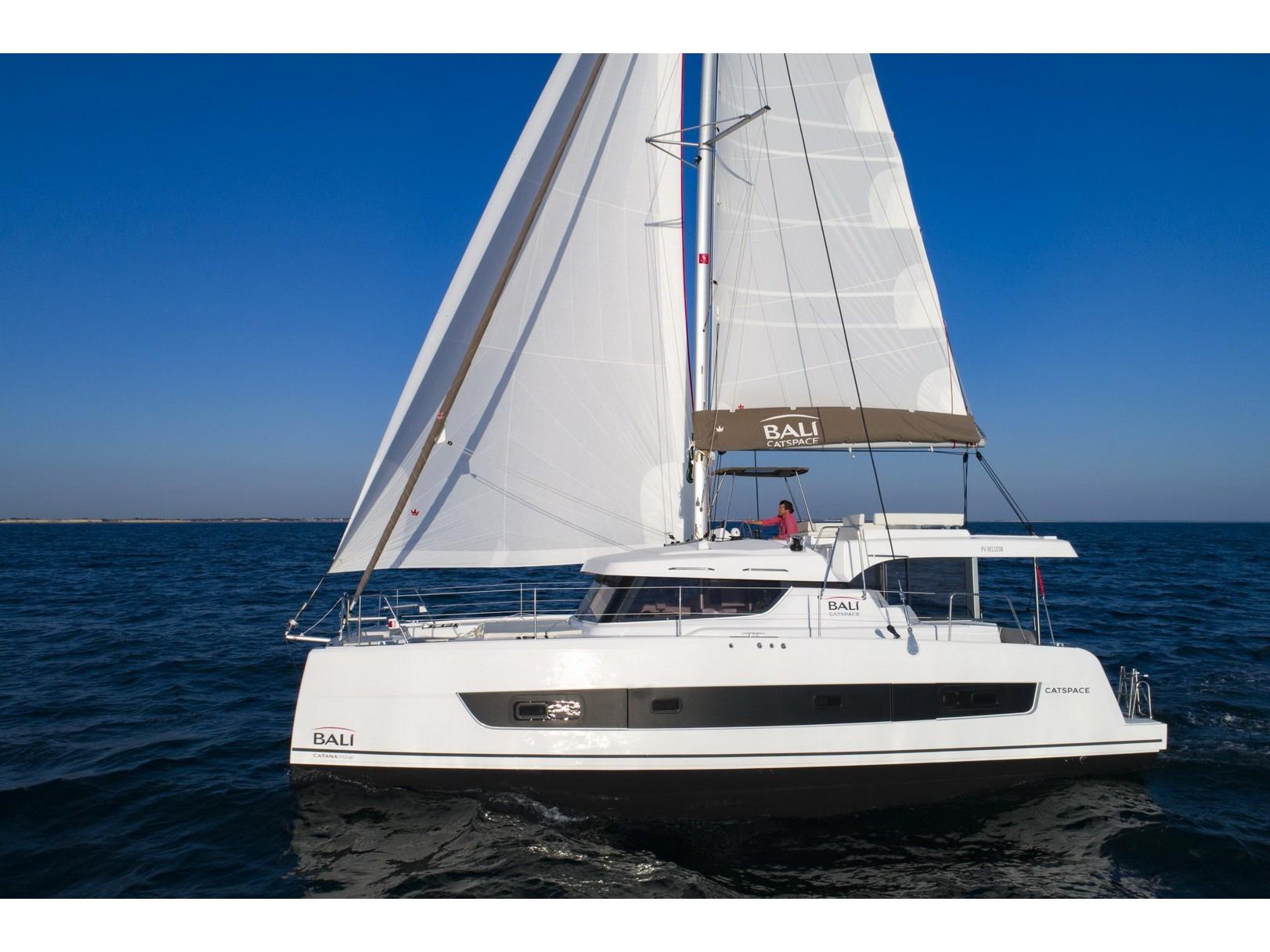 Bali Catspace yritykseltä Discovery Yachting Volosissa