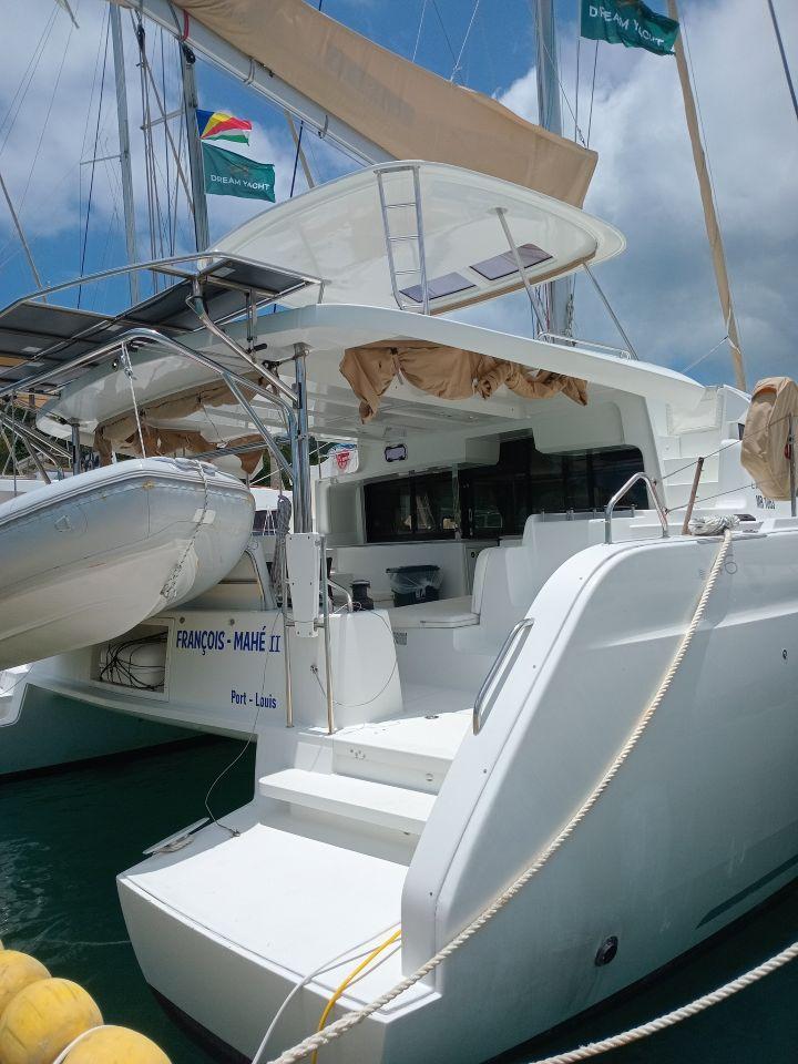 Lagoon 46 par Dream Yacht Charter à Praslin