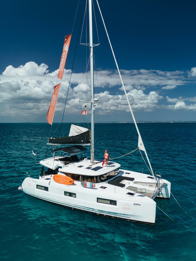 Lagoon 46 von Sunrise Wawel Development in Sansibar