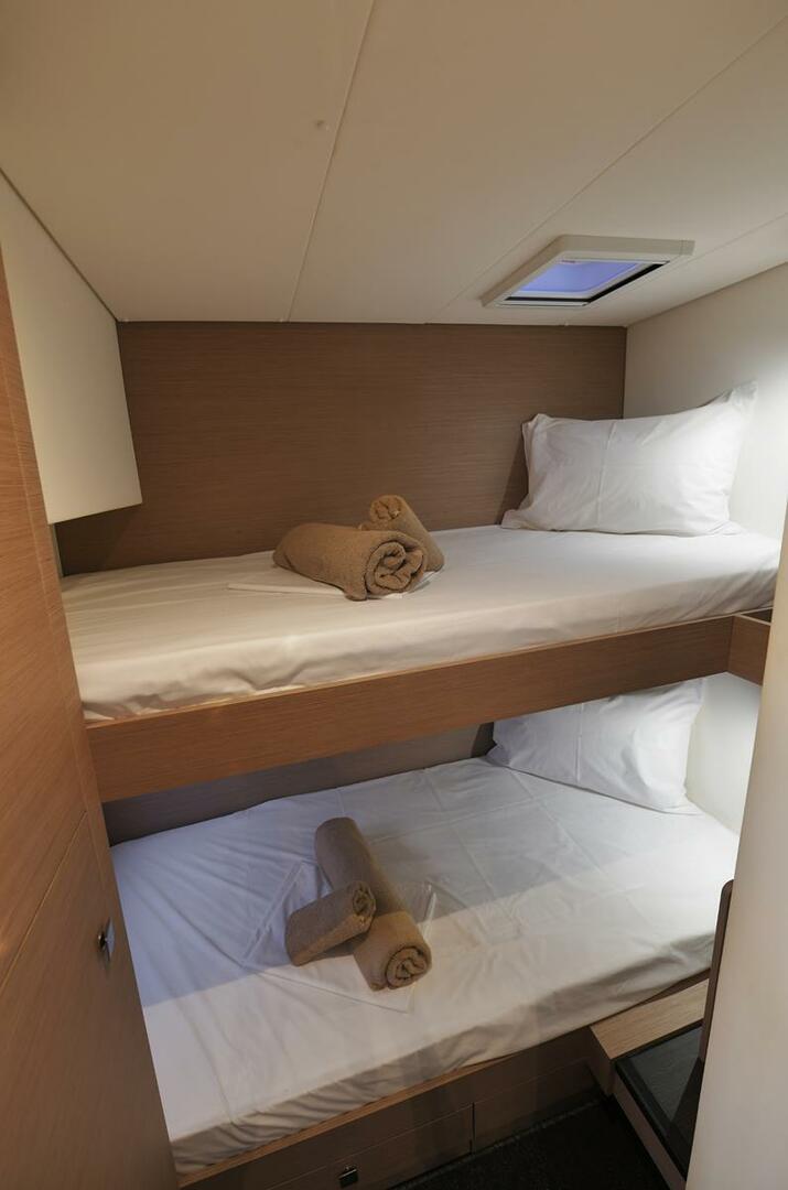 Fountaine Pajot Saona 47 da Octopus Yachting em Atenas