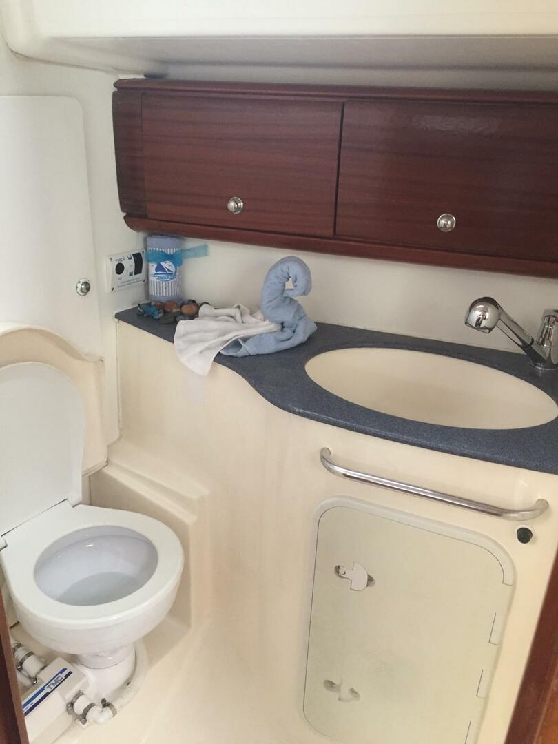 Bavaria 44 van Amfitriti Discovery in Nydri