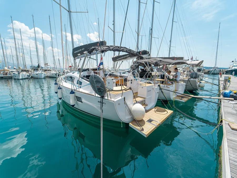 Elan Impression 45.1 av World Yachting Charter i Šibenik