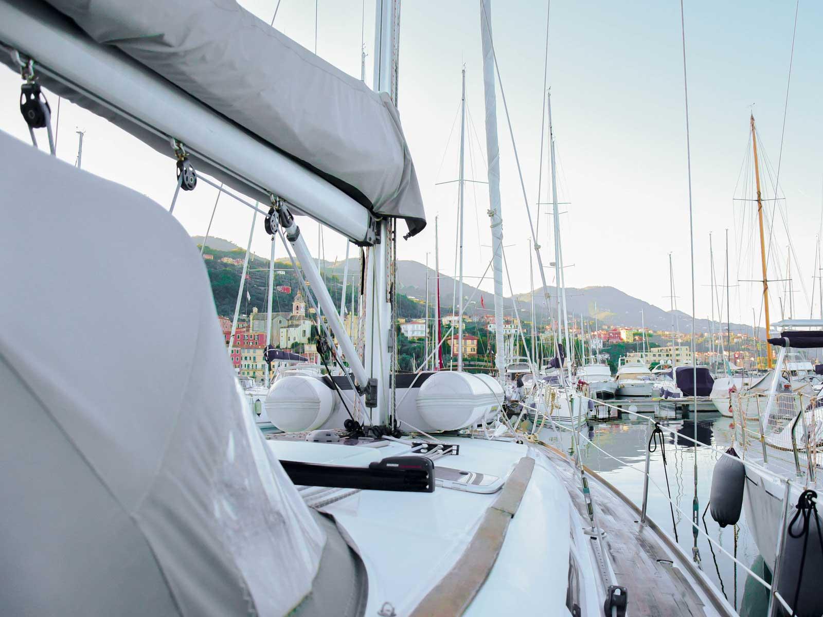 Sun Odyssey 42i von BeBlue Sailing in La Spezia