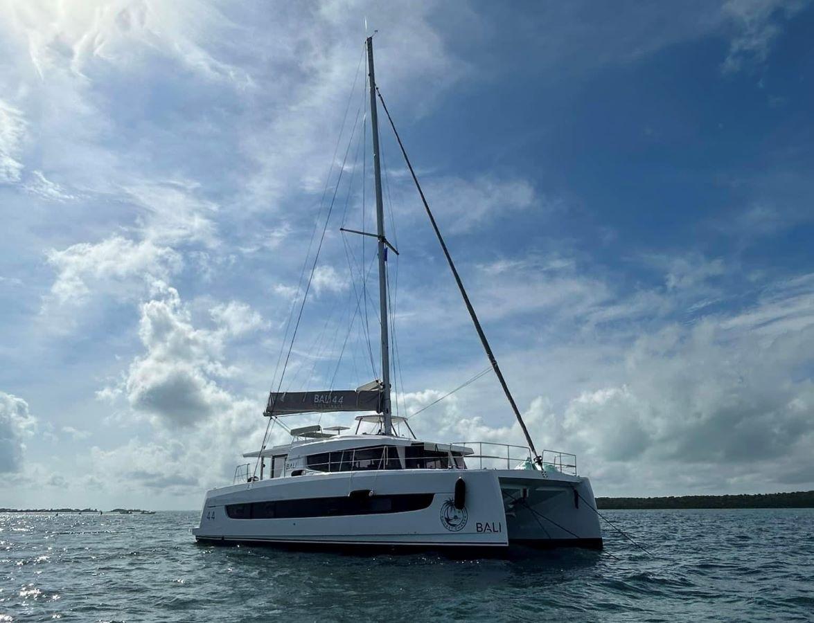 Bali 4.4 från Waypoints Yacht Charters i Marsh Harbour