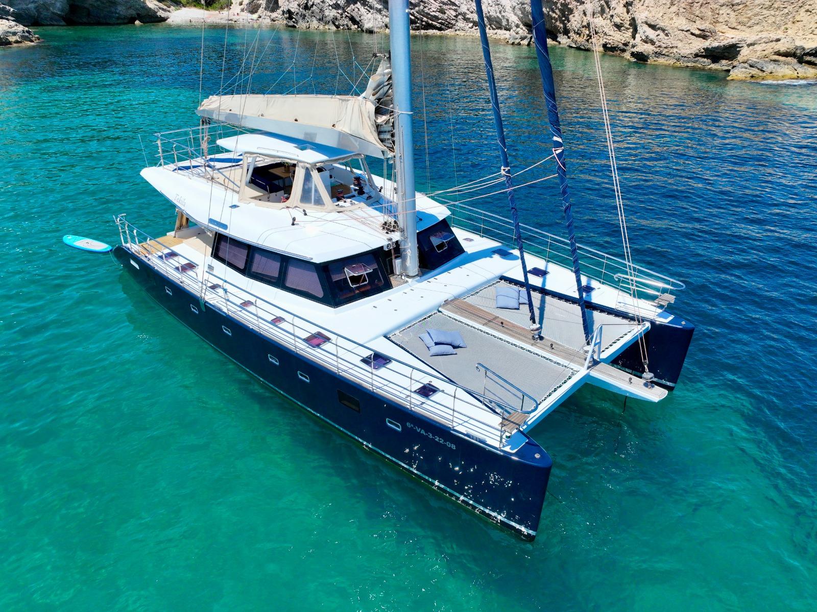 Sunreef 620 af Phantom Charter i Ibiza