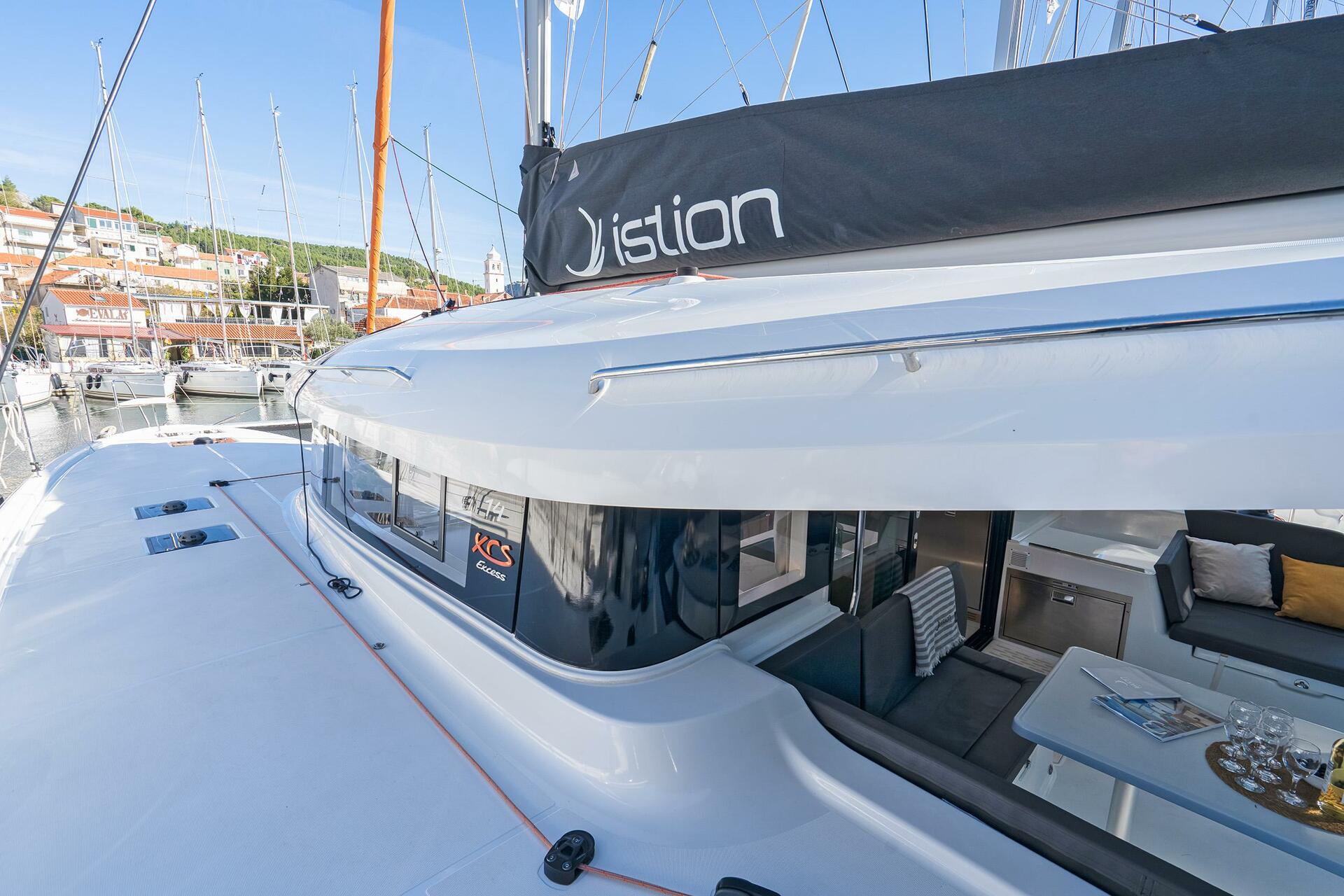 Excess 14 della Istion Yachting a Scardona