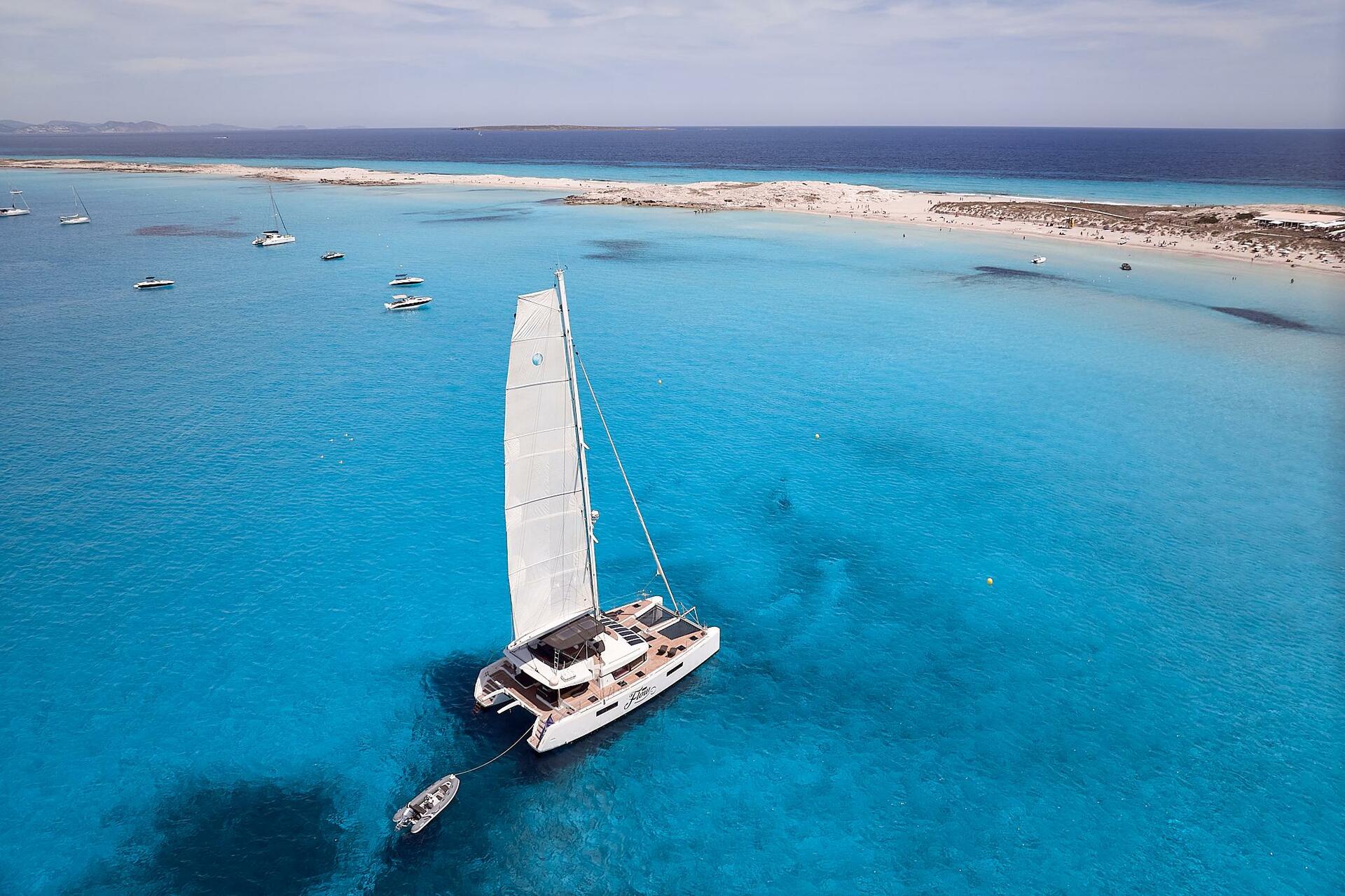 Lagoon 52 af Catamaran Experience Ibiza i Sant Antoni de Portmany