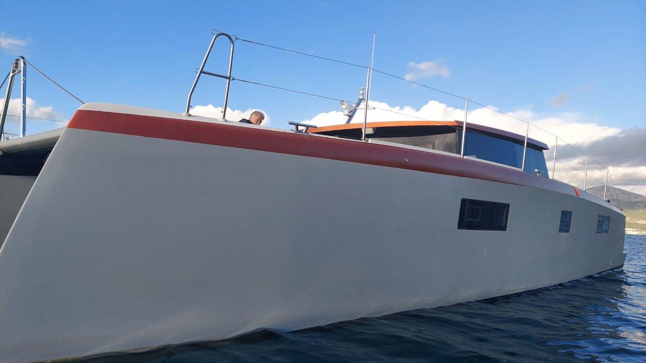 Luna 47 Power van Luna Charter in Split