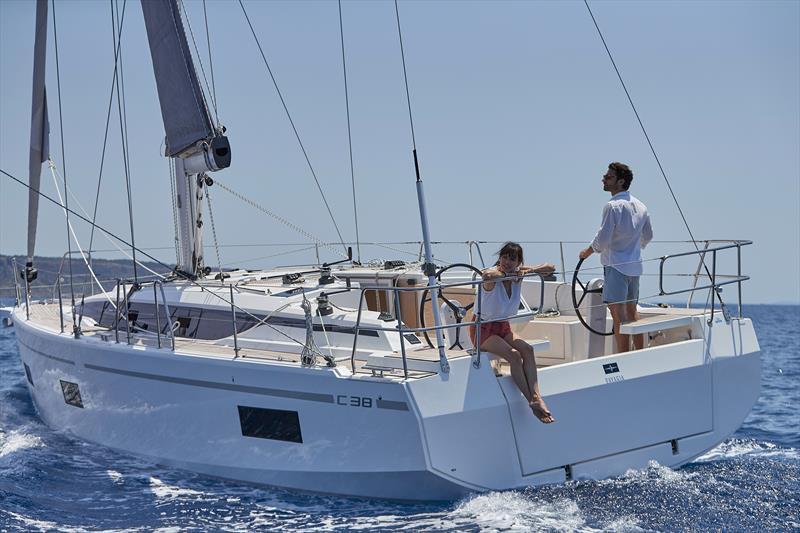 Luna 3 | Bavaria C38