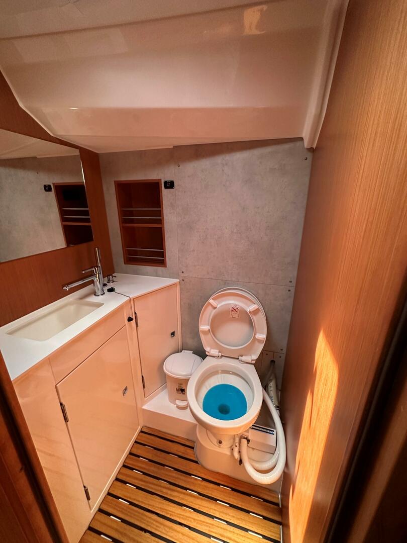 Leopard | Bavaria C42