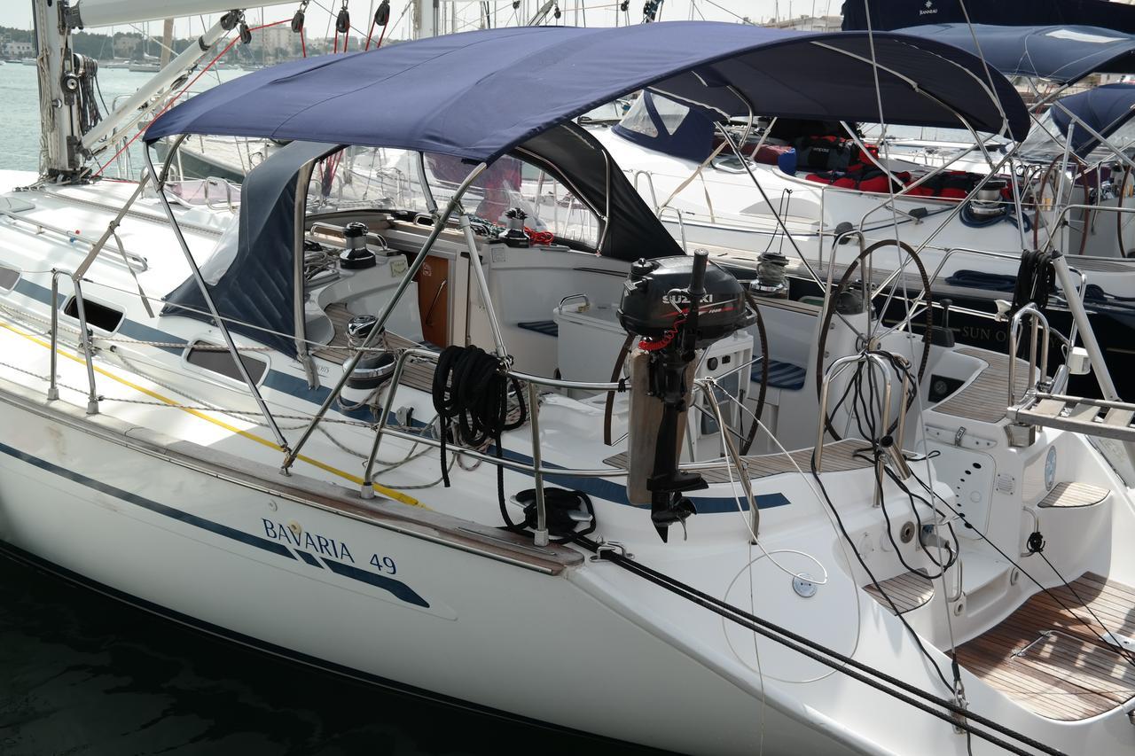 Monelli | Bavaria 49