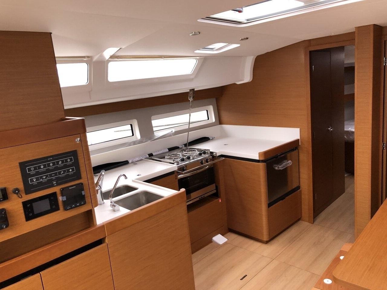 Aqua Fun | Sun Odyssey 490