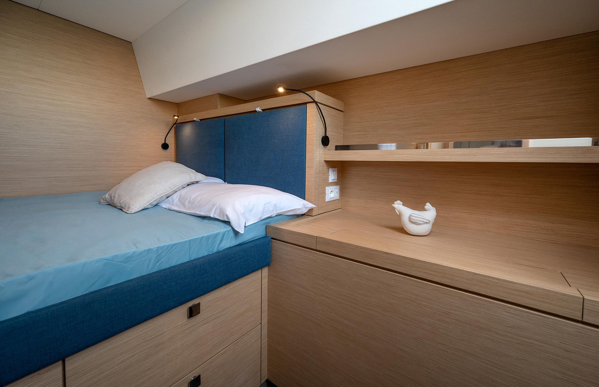 Calypso - A/C, Generator, Water maker | Tanna 47