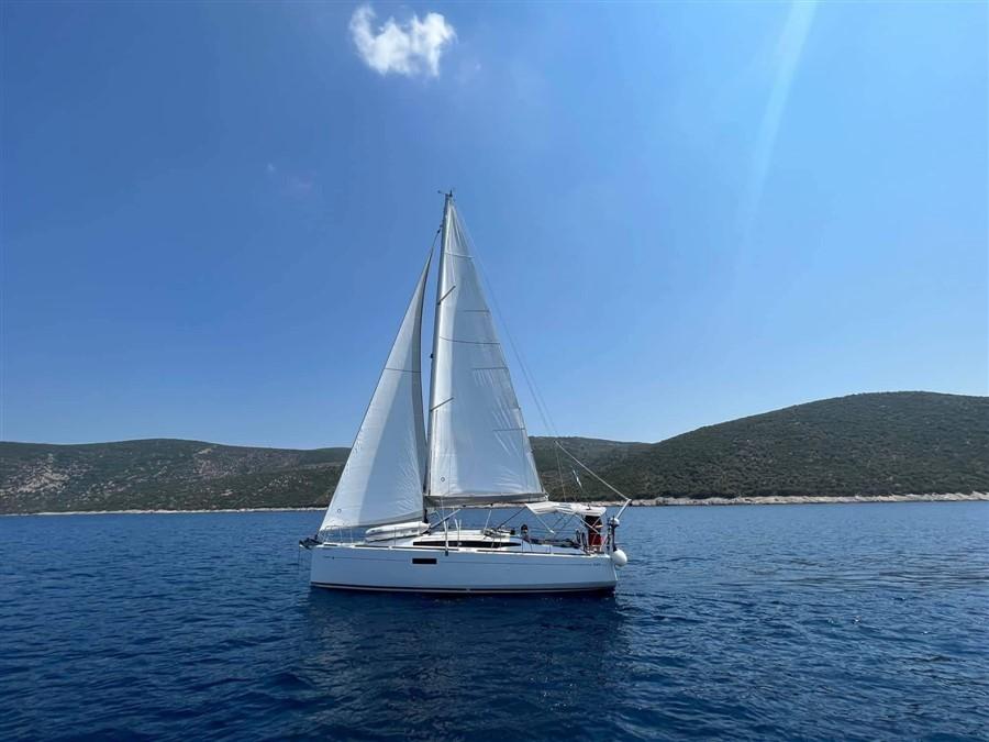 Dimitra | Sun Odyssey 349