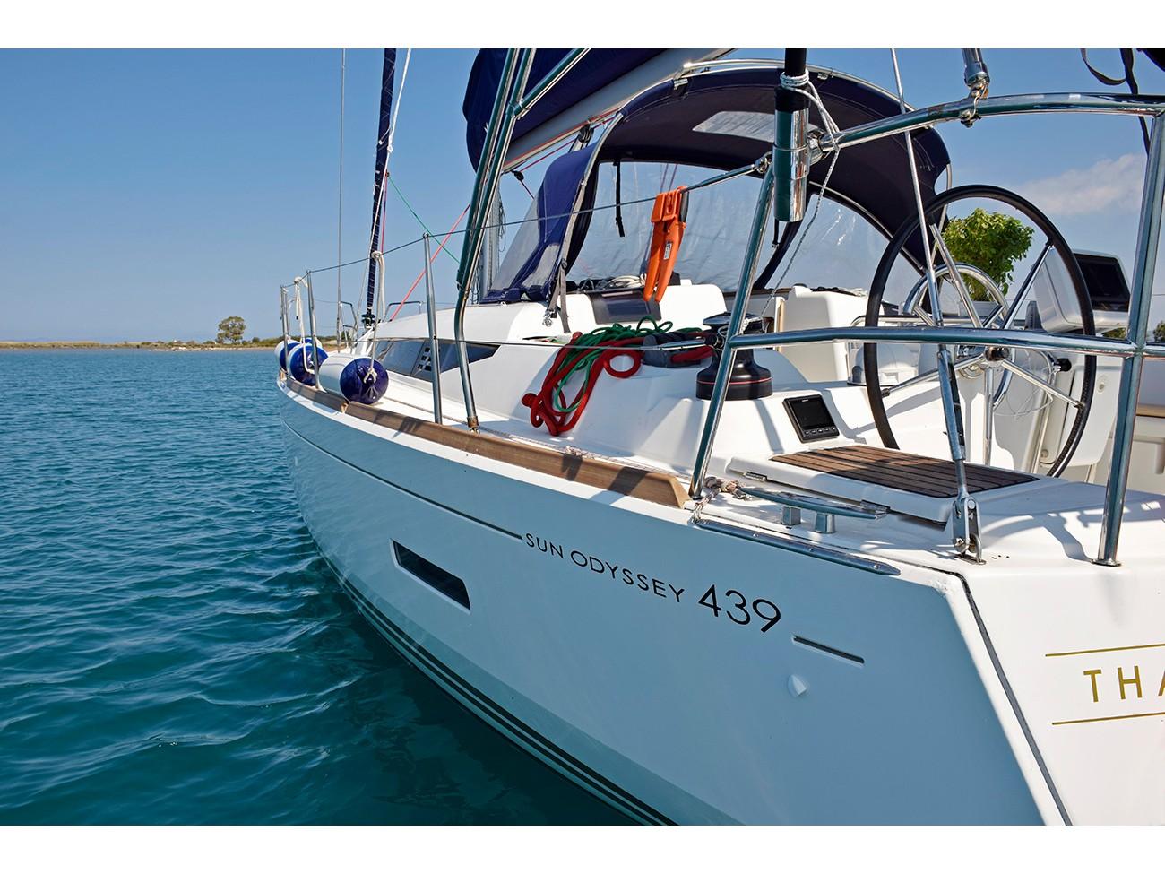 Thales | Sun Odyssey 439