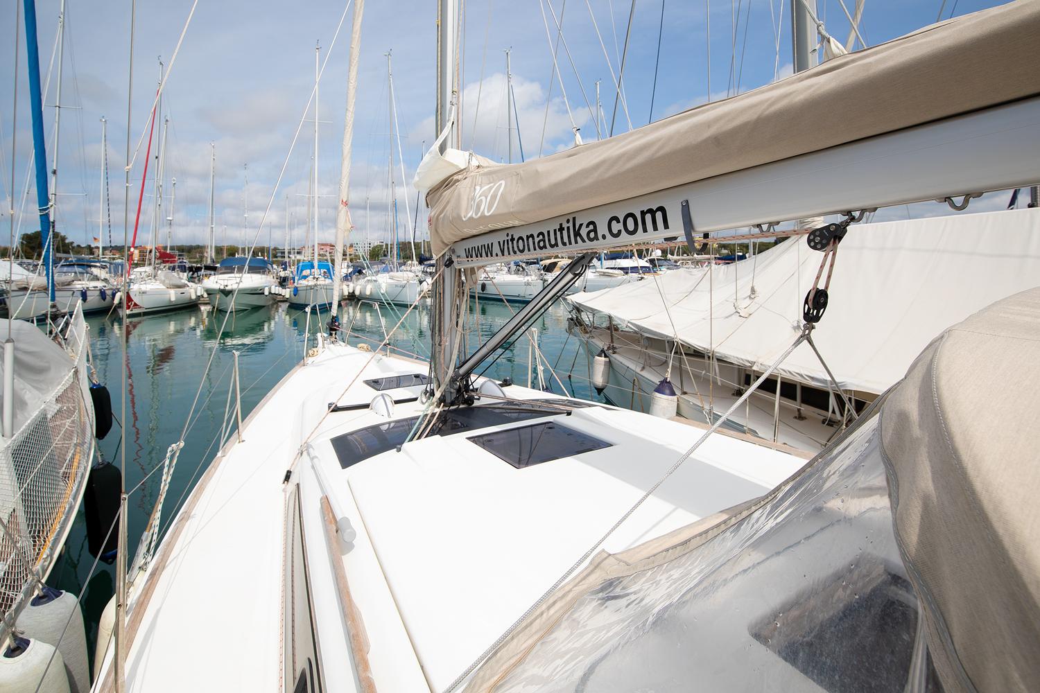 Amaranta | Dufour 360 grand large