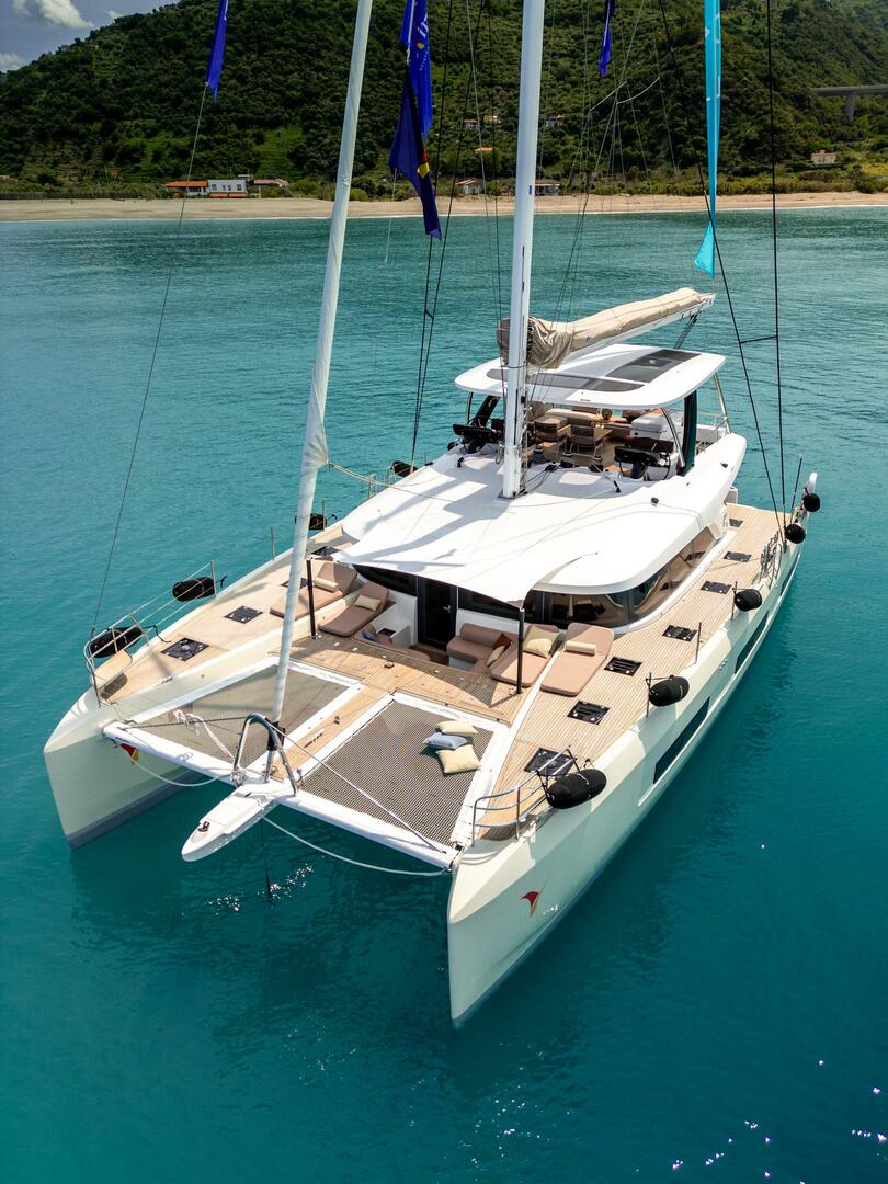 SAILUXE - Gloria | Lagoon Sixty 5