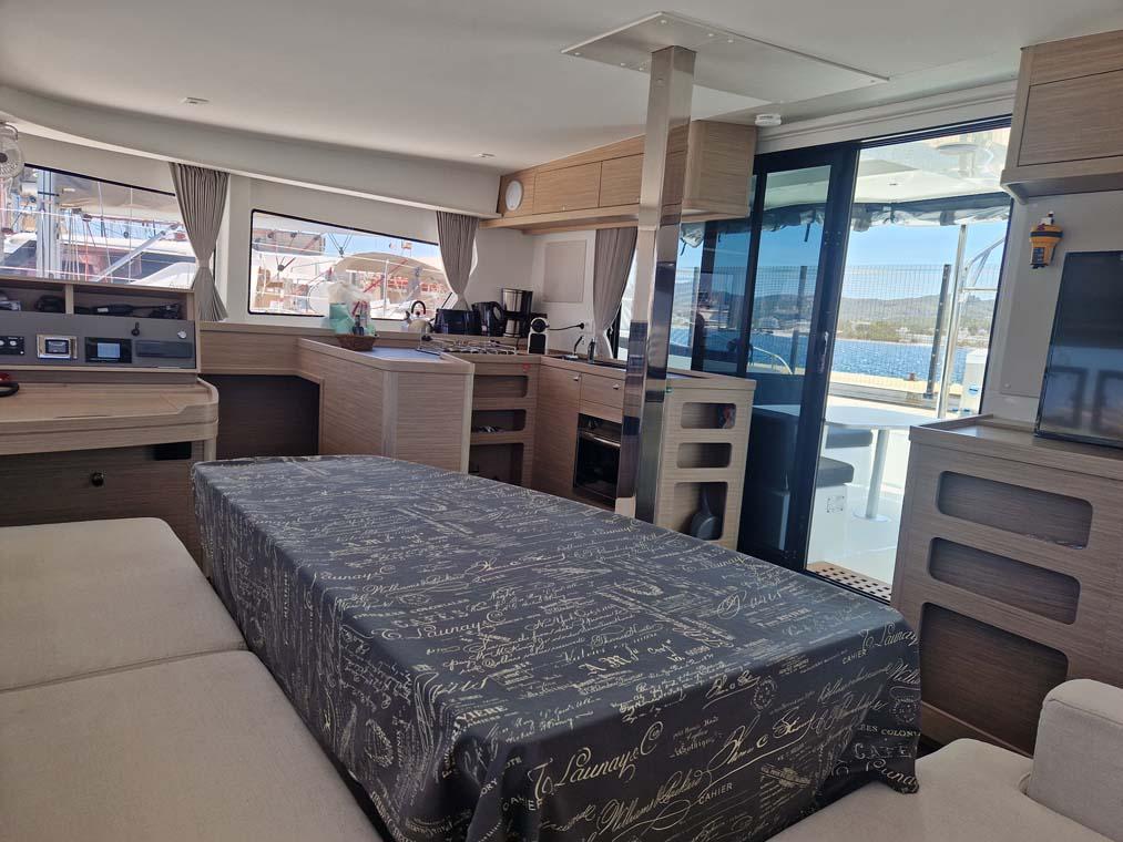 Best Elli | Lagoon 42