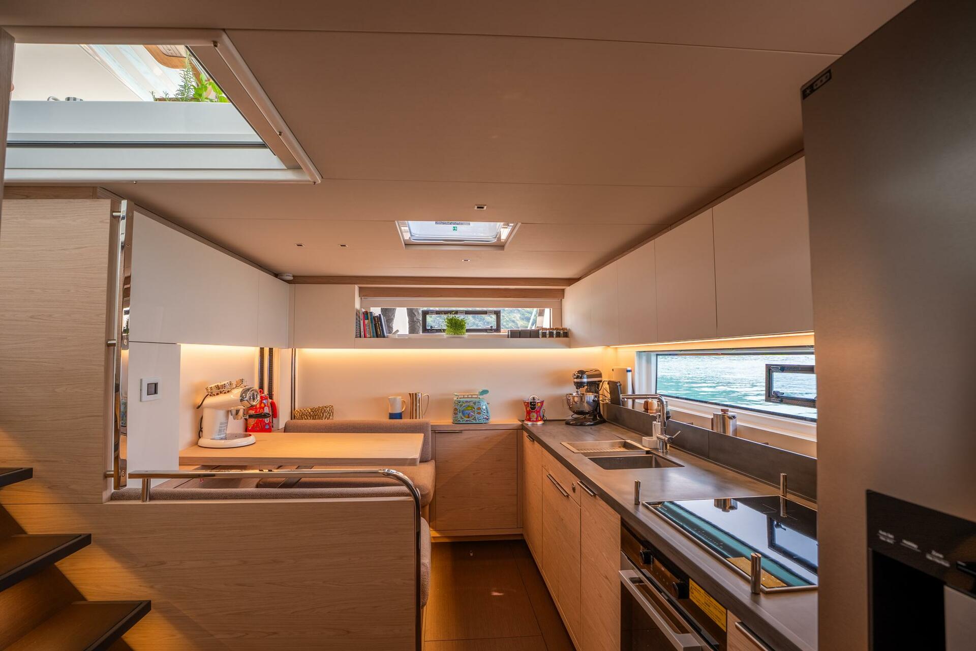 SAILUXE - Gloria | Lagoon Sixty 5