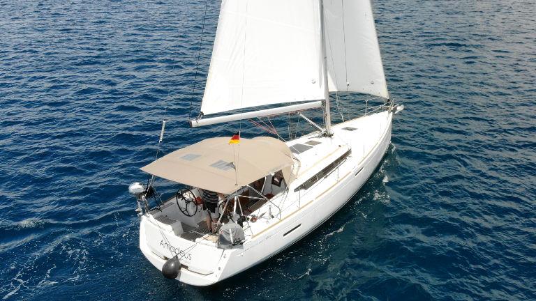 Amadeus | Sun Odyssey 389