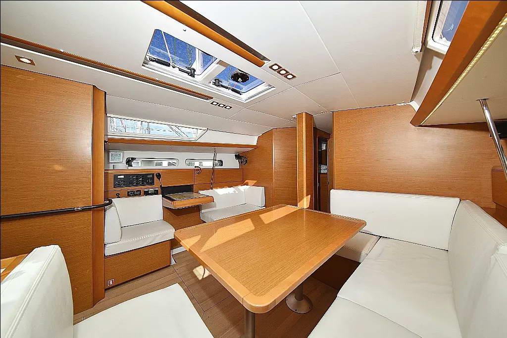 CANNE BLEUE | Sun Odyssey 449