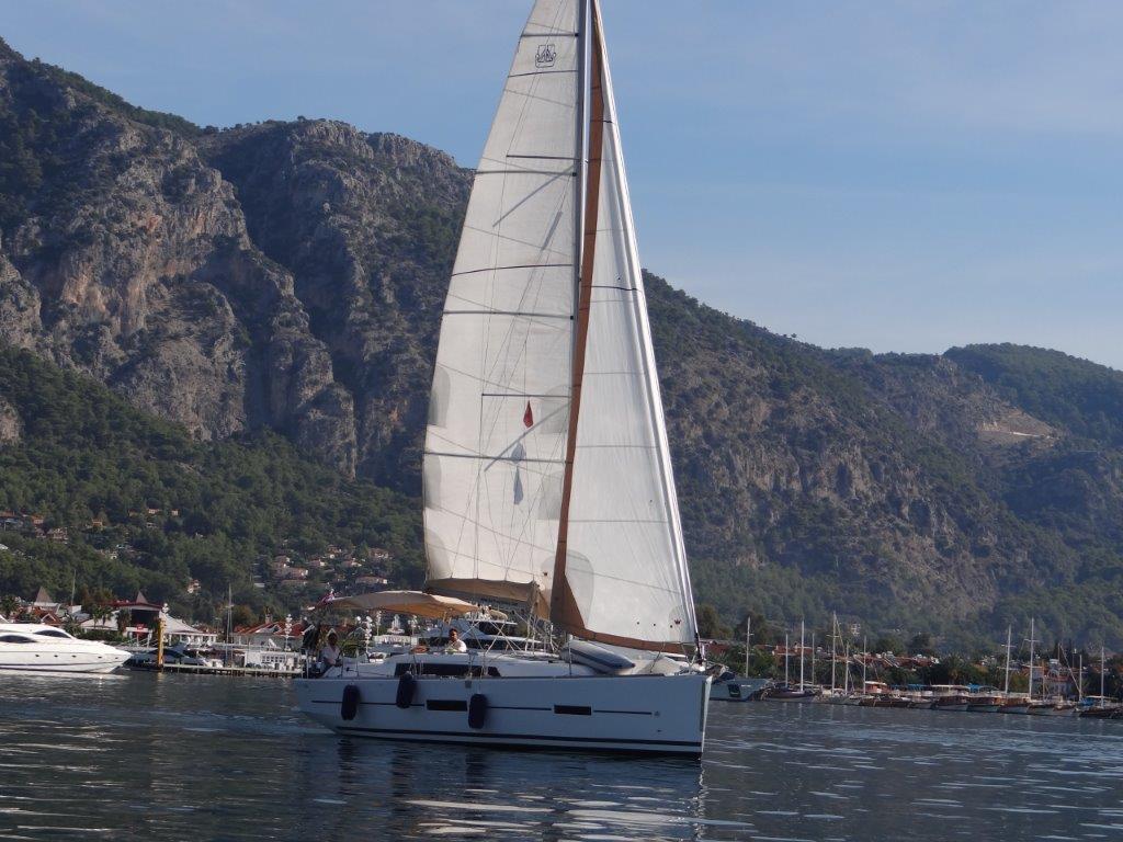 Pania | Dufour 382 GL