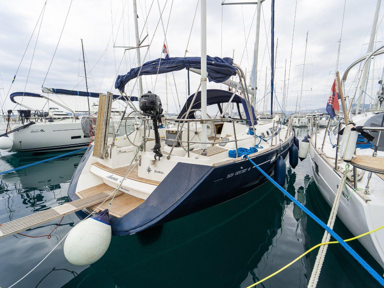 Anna T | Sun Odyssey 49