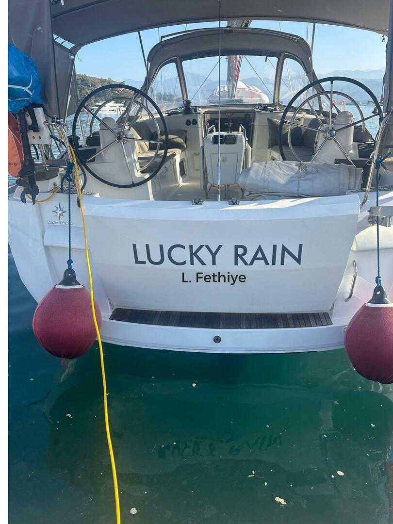 Lucky Rain | Sun Odyssey 479