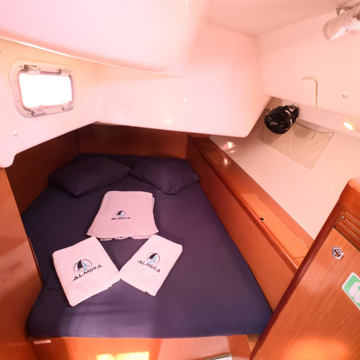 Lilium | Beneteau 43 photo 29