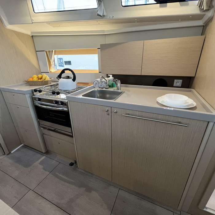 Jana | Oceanis 38.1 photo 38