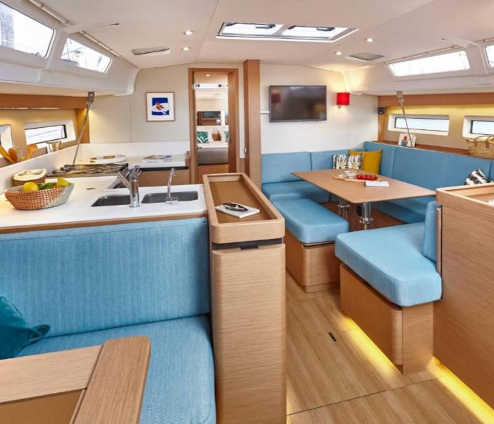 Helia (A/C, Gen. 10kVA, Electric Winch NEW 2022) | Sun Odyssey 490 photo 7