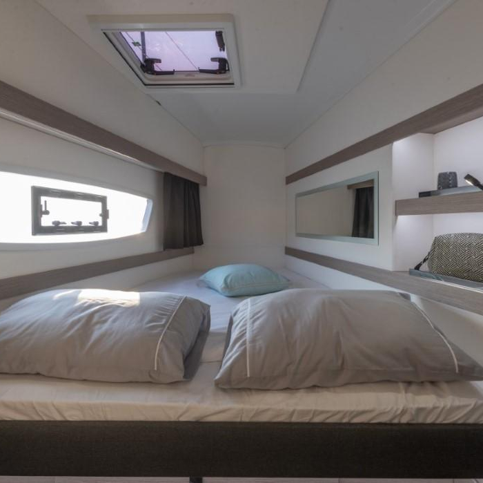 Sailor Venus | Fountaine Pajot Isla 40 photo 10