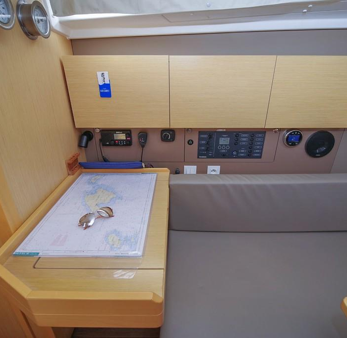 Moin | Oceanis 38 photo 34