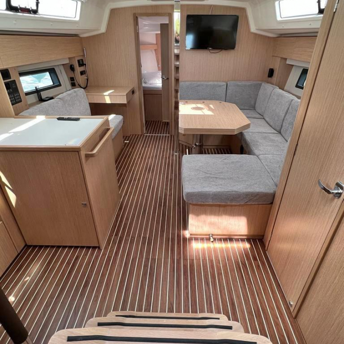 Palma | Bavaria C42 photo 9