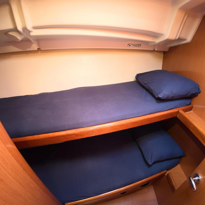 Lilium | Beneteau 43 photo 22