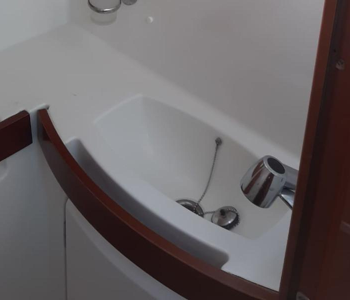 Lux | Lagoon 42 photo 4