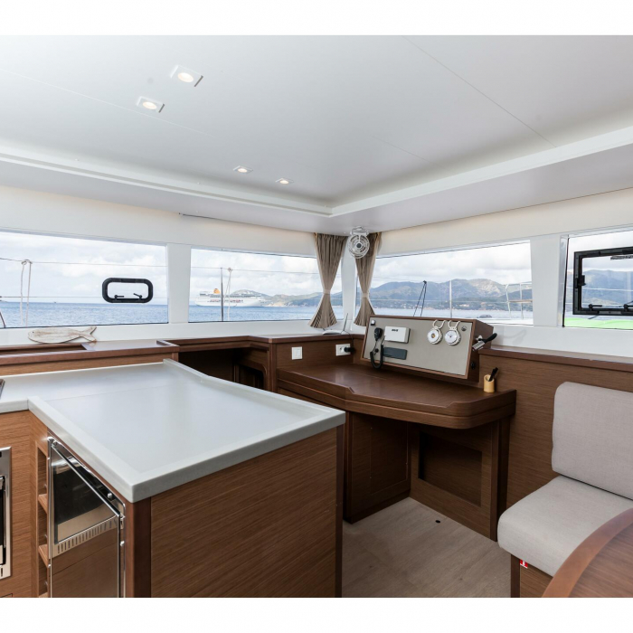 Harael | Lagoon 450 Flybridge photo 24