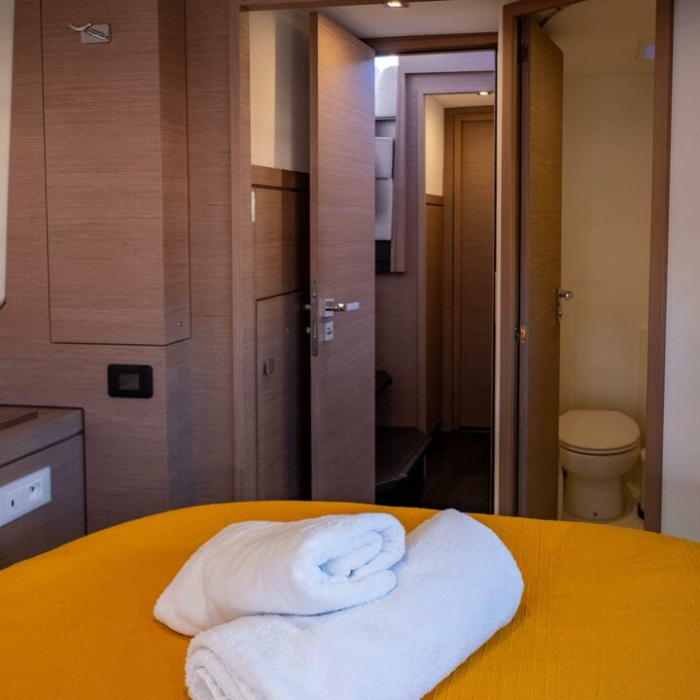 Artemis | Fountaine Pajot Isla 40 photo 41