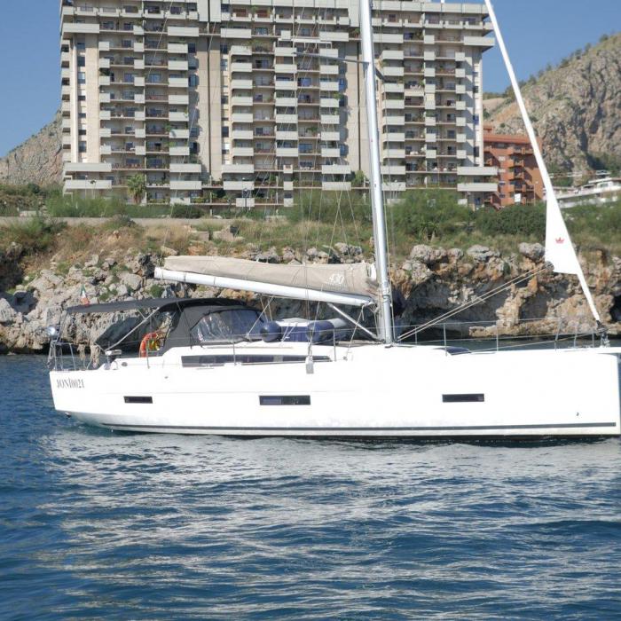 Bloody Mary | Dufour 430 photo 1