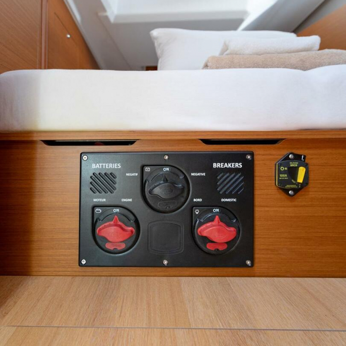 OLIVER new 2025 (air condition, solar panels) | Sun Odyssey 410 photo 2