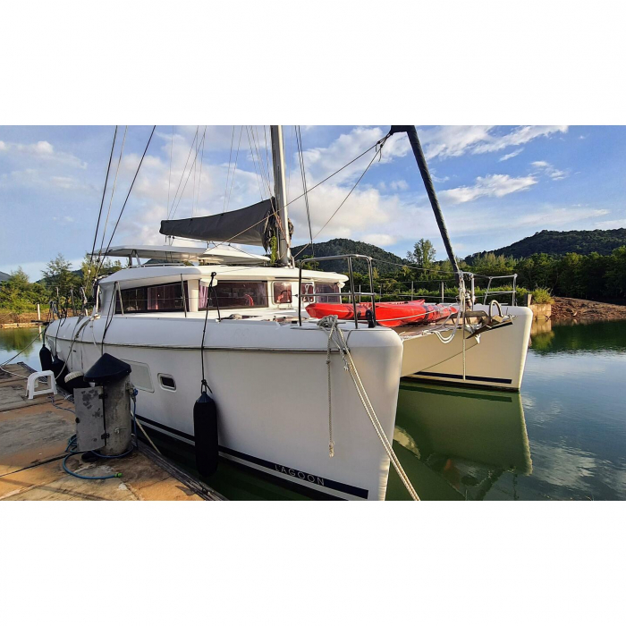 Exit Strategy | Lagoon 420 photo 2