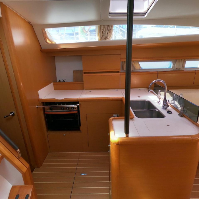 Anita | Jeanneau 53 photo 9