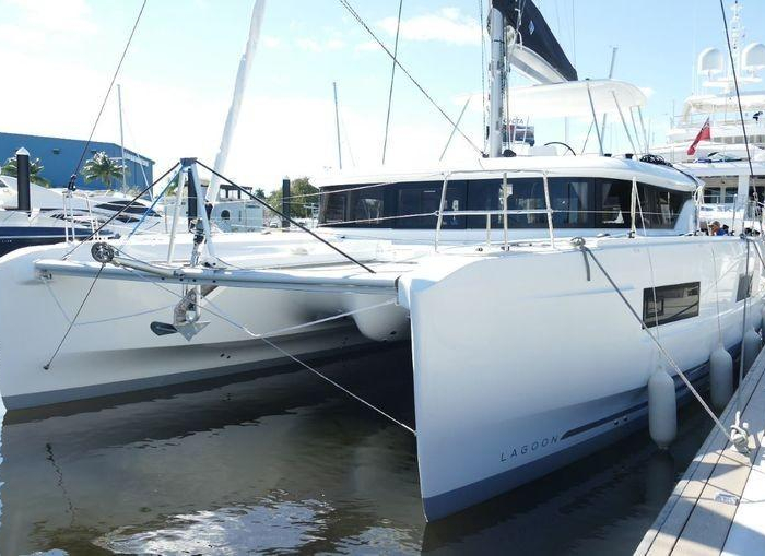 Manureva | Lagoon 46  Premium A/C photo 2