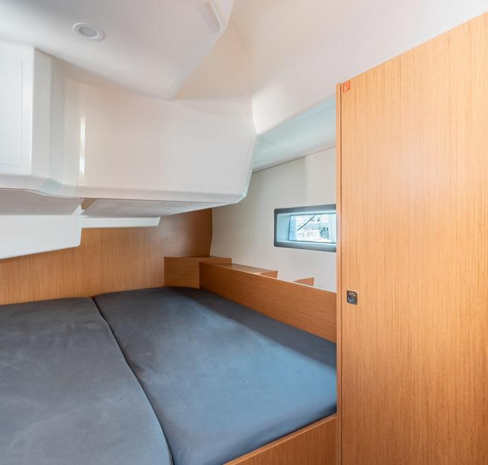 Avra | Bavaria C42 photo 17
