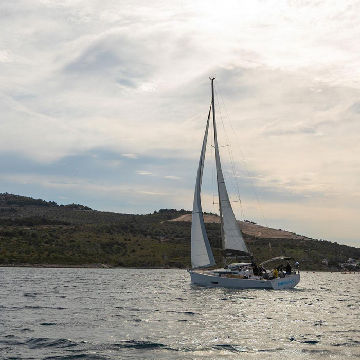 LINA 2020 (new sails 2024., air condition) | Elan E5 photo 4