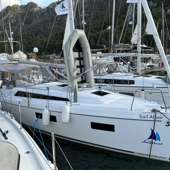 Sail Altair | Oceanis 34.1 photo 3